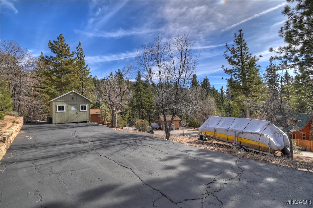 39676 Oakglen Road Fawnskin, CA 92333 - Photo 34 of 36