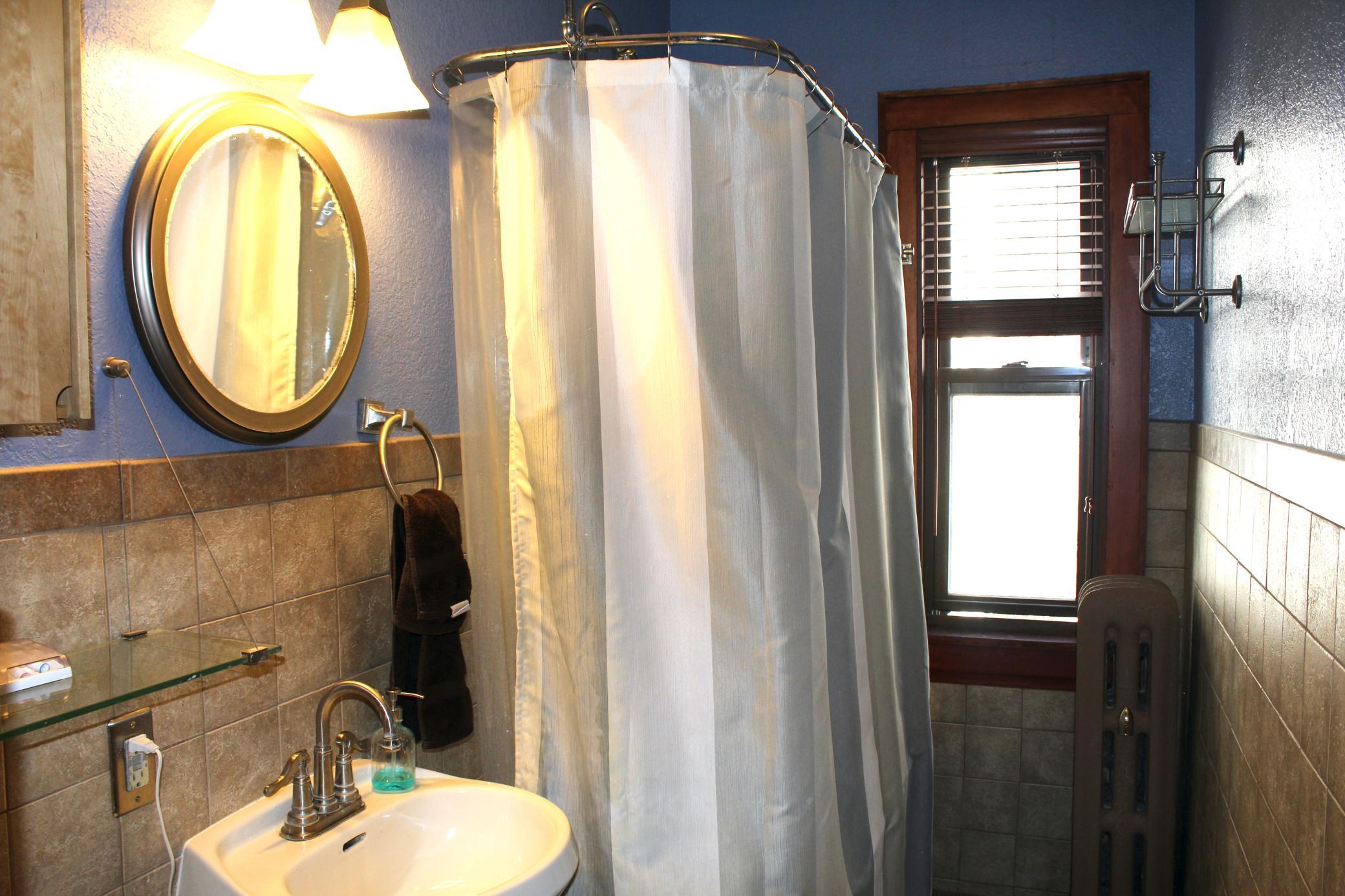 1812 Clinton Avenue, Unit 303 Minneapolis, MN 55404 - Photo 8 of 16