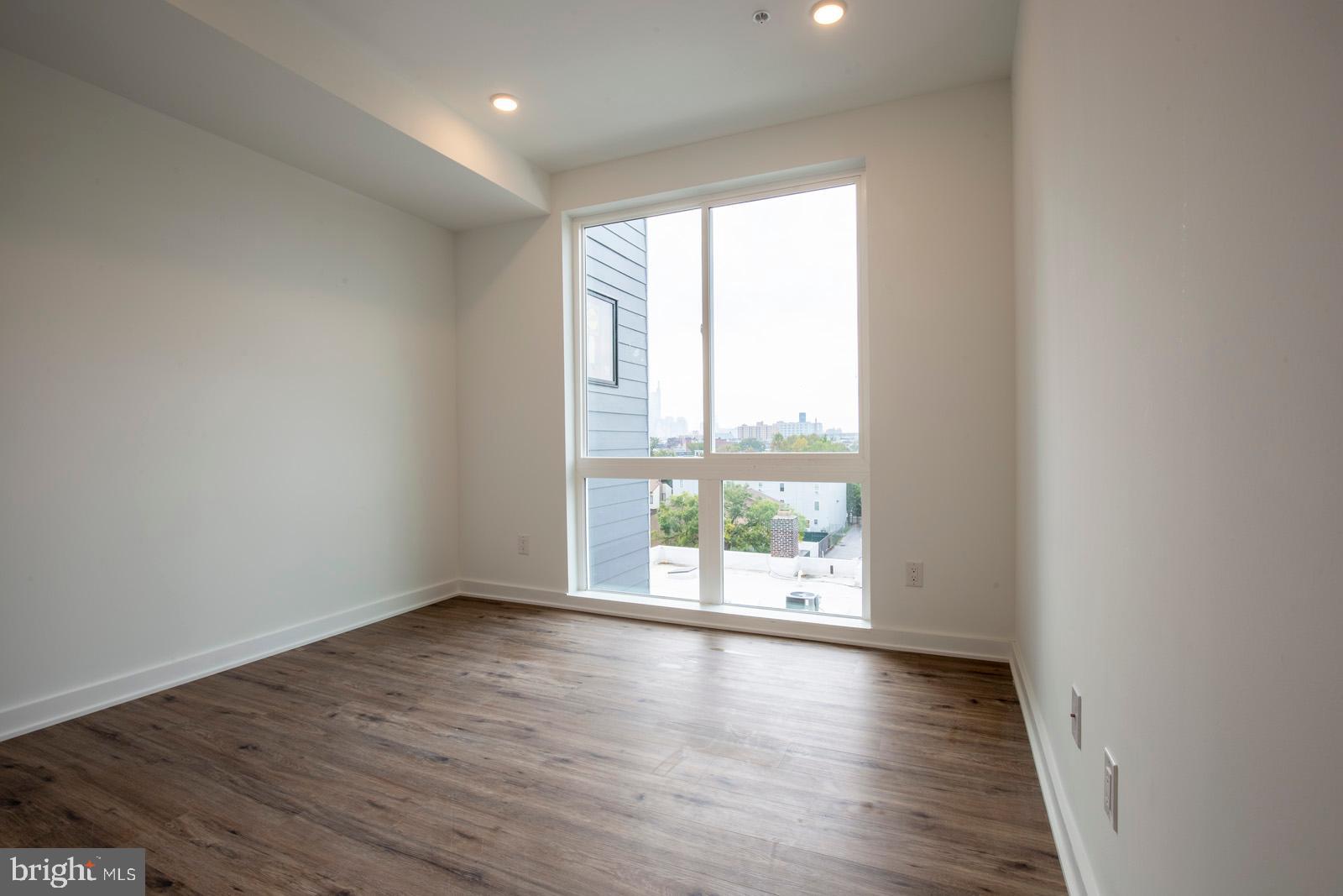 304-8 Master Street, Unit 9 Philadelphia, PA 19122 - Photo 20 of 24