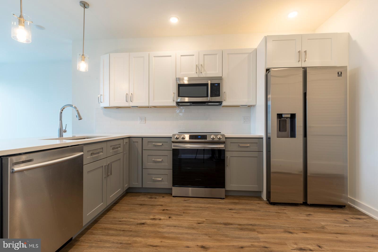 304-8 Master Street, Unit 9 Philadelphia, PA 19122 - Photo 3 of 24