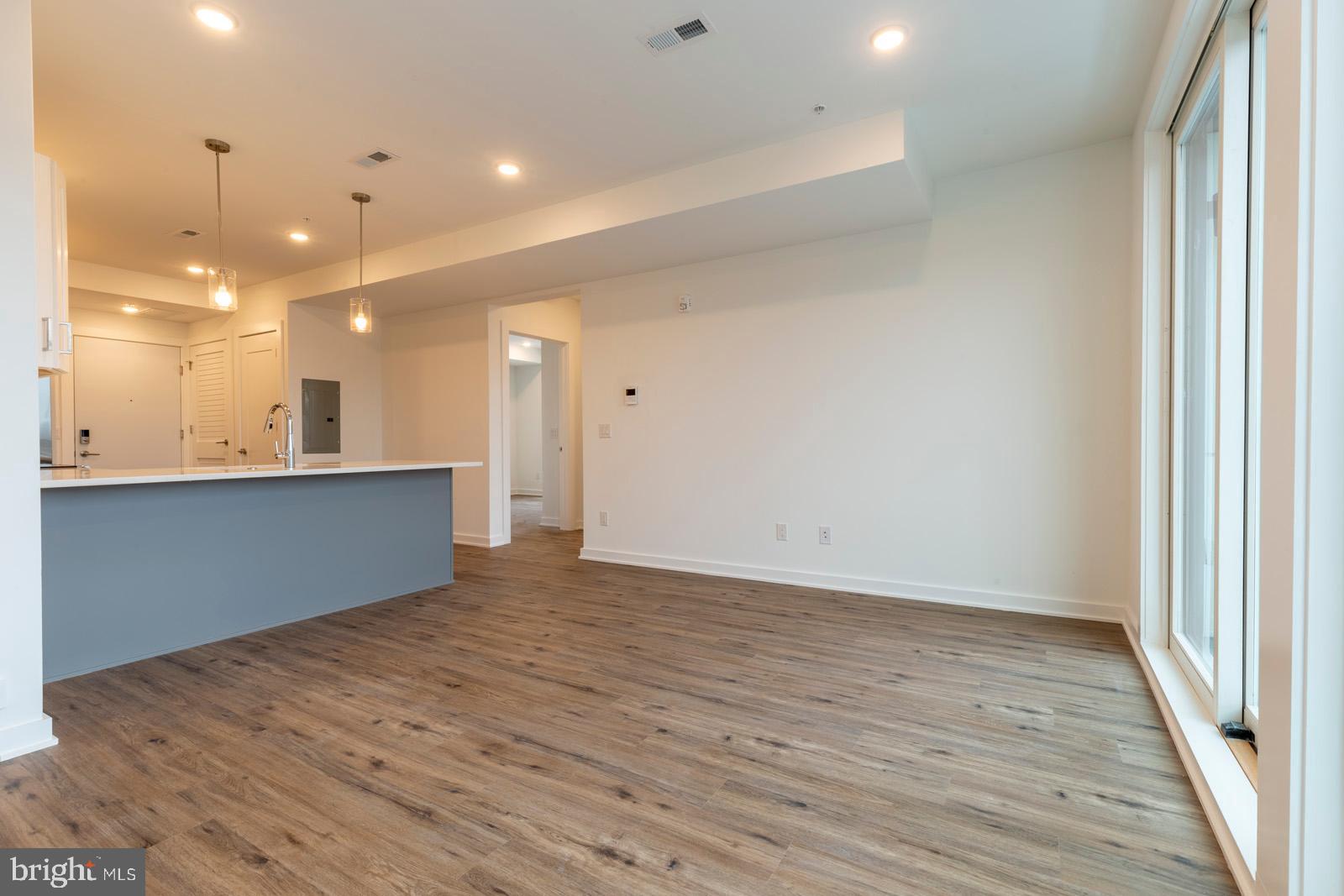 304-8 Master Street, Unit 9 Philadelphia, PA 19122 - Photo 8 of 24