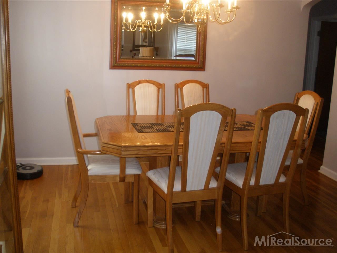 855-57 Harcourt Road Grosse Pointe, MI 48230 - Photo 5 of 30 31189553-4.JPG