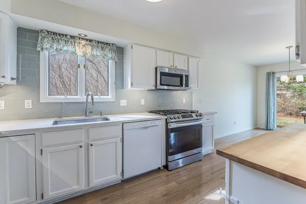 $439,900 | 396 Berkshire Drive, Saline, MI 48176