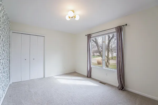 $439,900 | 396 Berkshire Drive, Saline, MI 48176