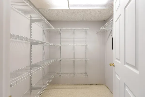 $439,900 | 396 Berkshire Drive, Saline, MI 48176