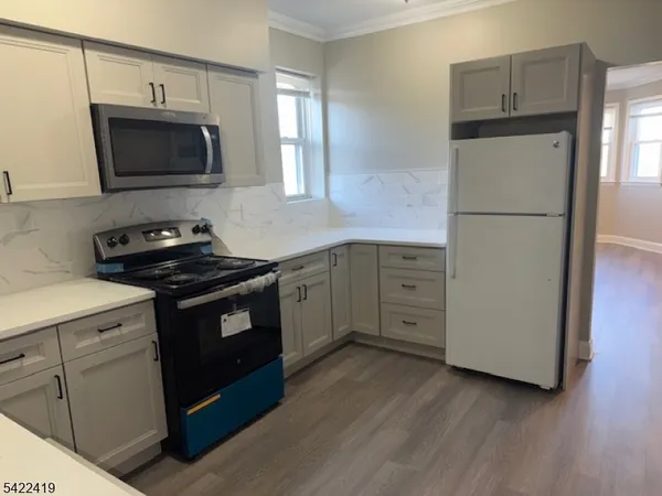 $2,575 | 9 Cedar Street, Garwood, NJ 07027