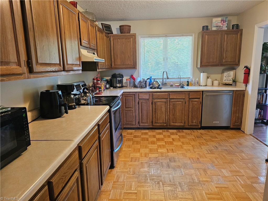 1417 Wiley Lewis Road Greensboro, NC 27406 - Photo 6 of 16