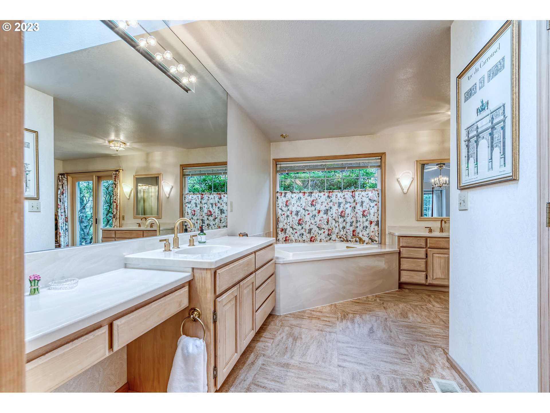 849 Fairway View Drive Eugene, OR 97401 - Photo 25 of 47 a bathroom with a granite countertop sink mirror bathtub and toilet