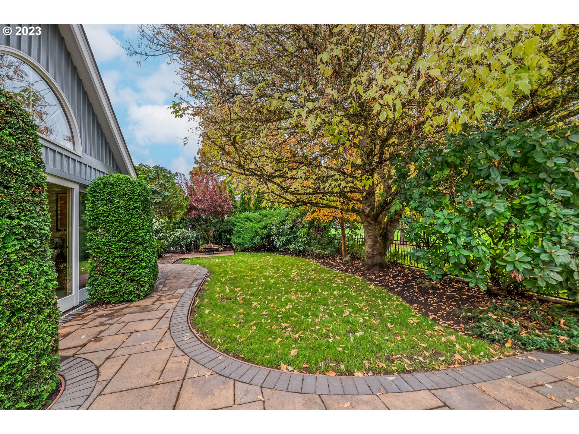 849 Fairway View Drive Eugene, OR 97401 - Photo 36 of 47 a view of a backyard