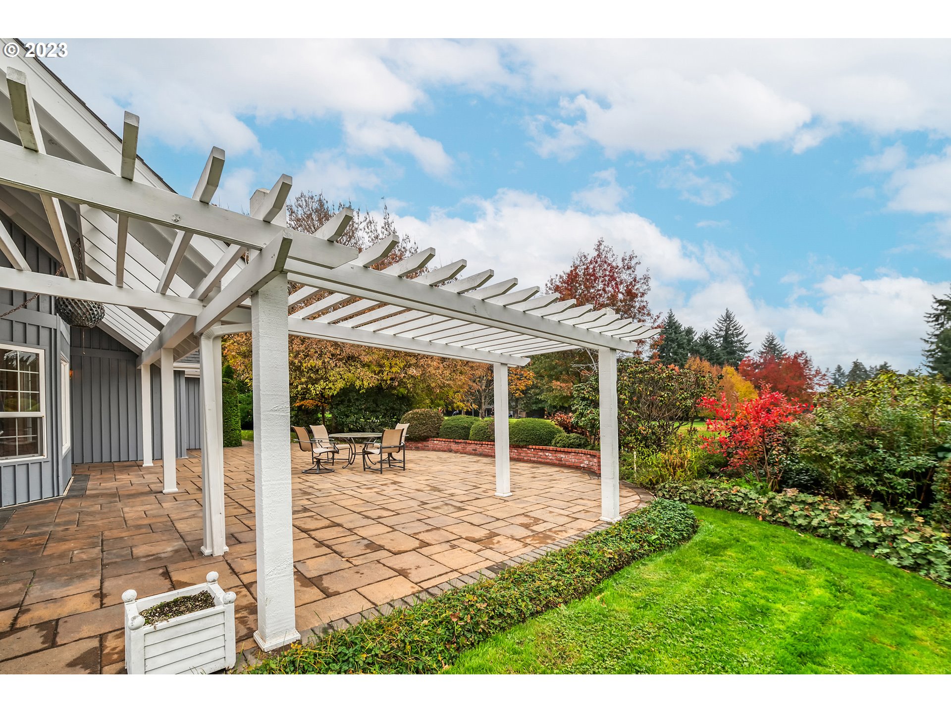 849 Fairway View Drive Eugene, OR 97401 - Photo 41 of 47 a view of a backyard