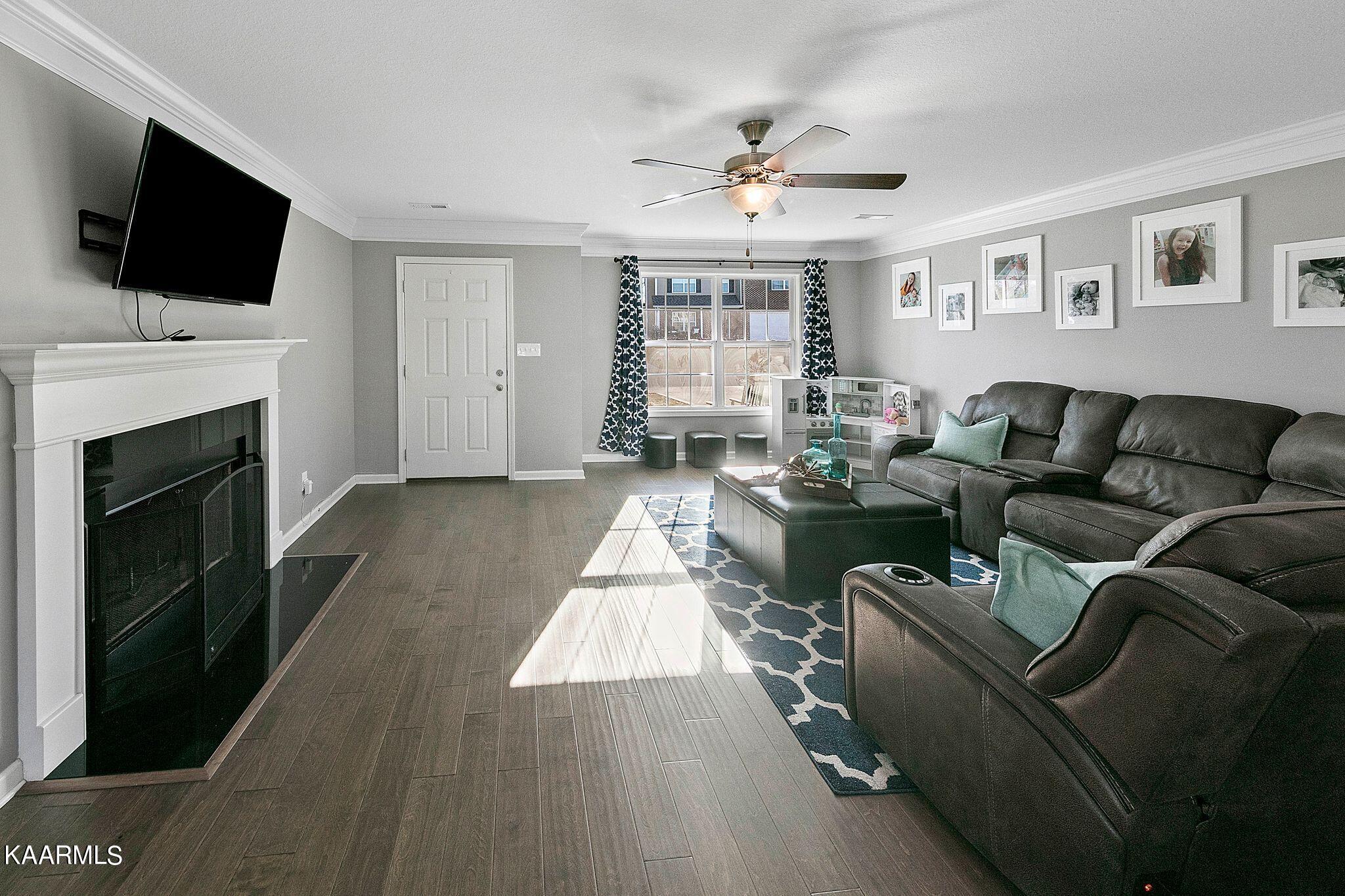 7412 Ladd Road Powell, TN 37849 - Photo 4 of 32 ladd living 3