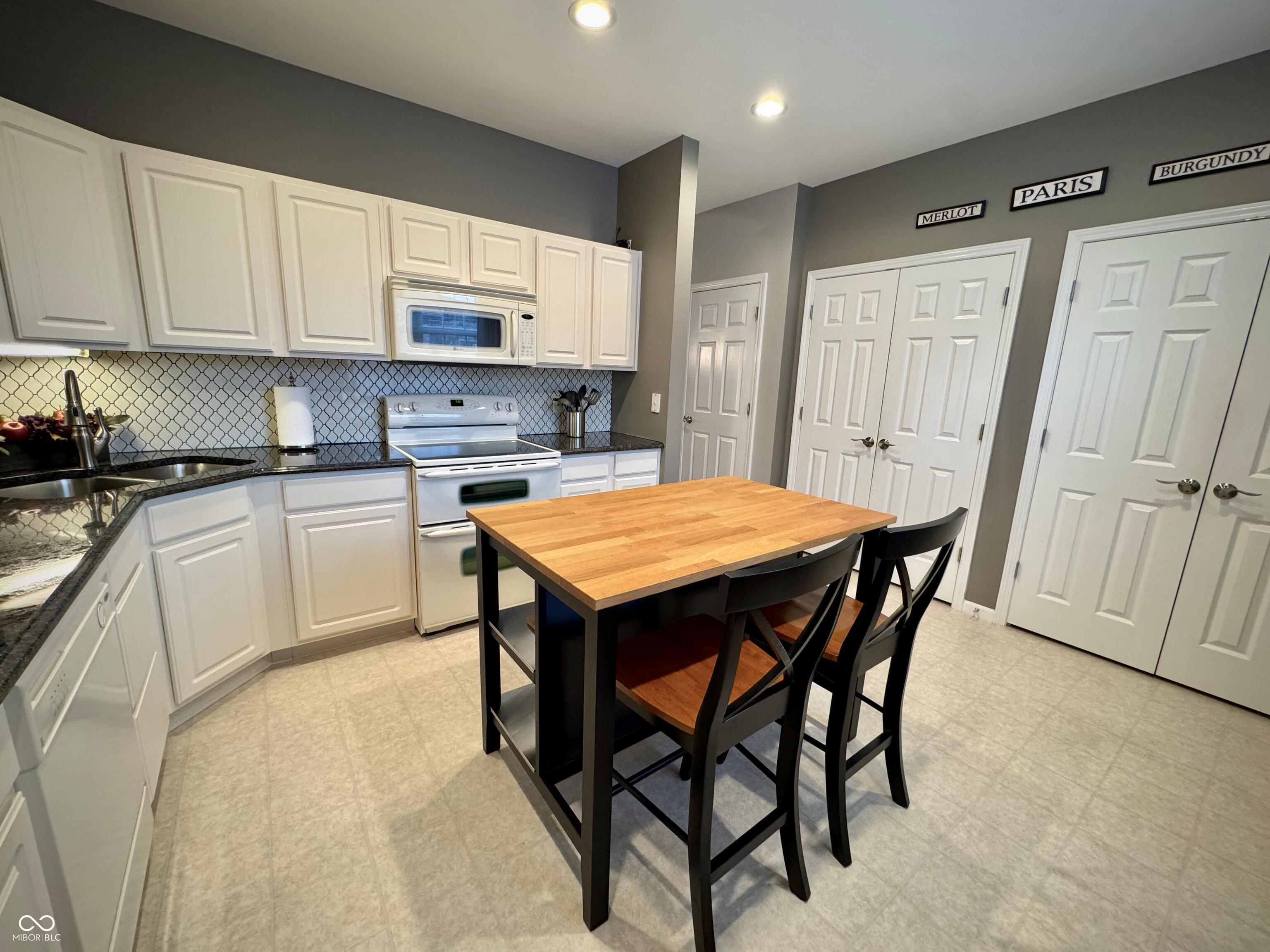 9083 Alcott Court Fishers, IN 46037 - Photo 9 of 27