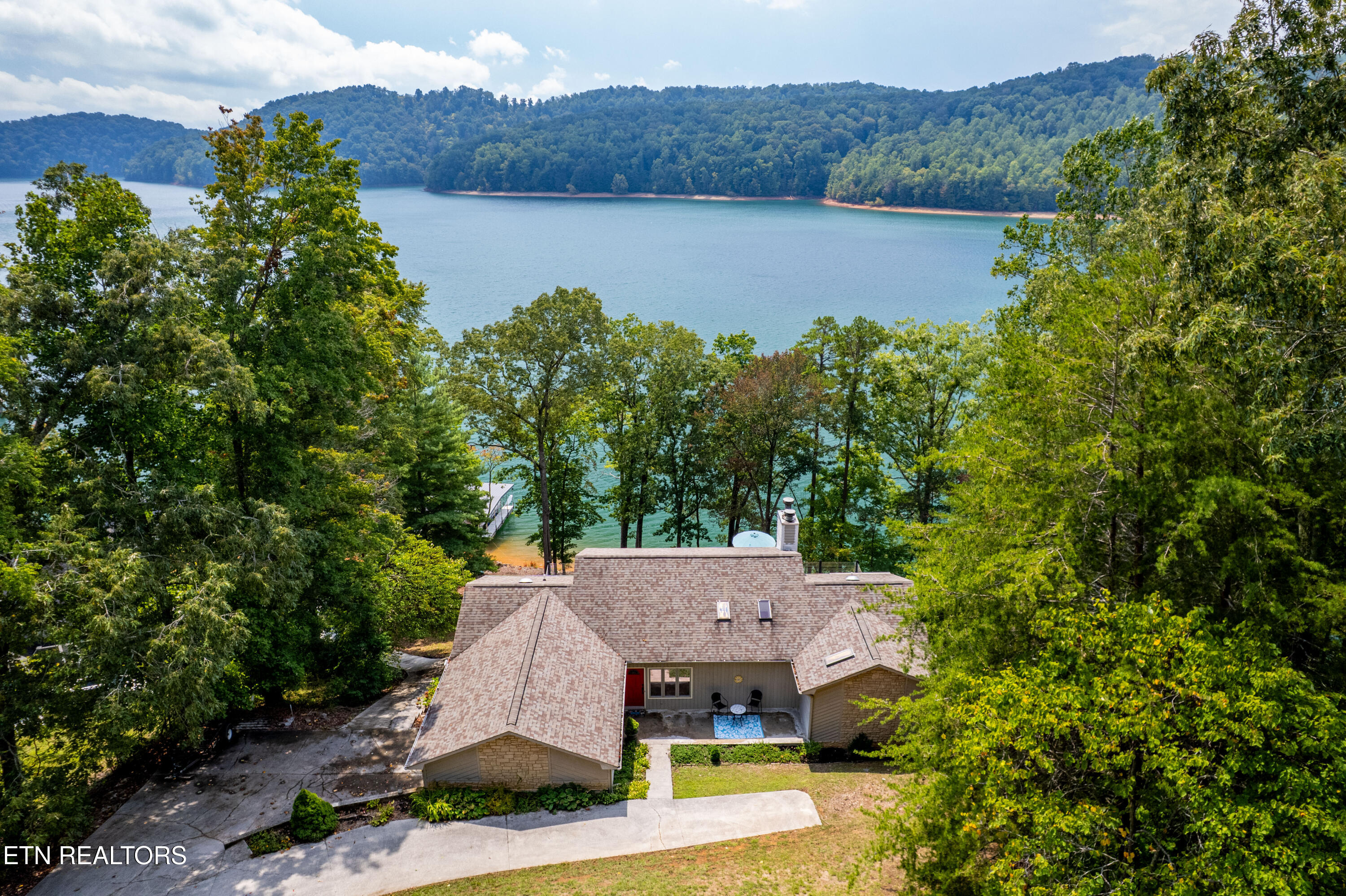 1691 Cove Pointe Road La Follette, TN 37766 - Photo 2 of 56 1691CovePointeRd-66