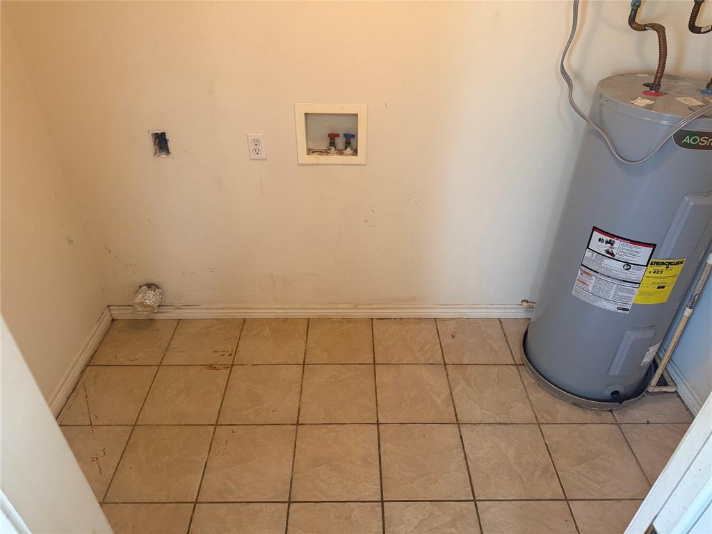 2502 Davisville Road Lufkin, TX 75901 - Photo 13 of 30 a view of an empty room