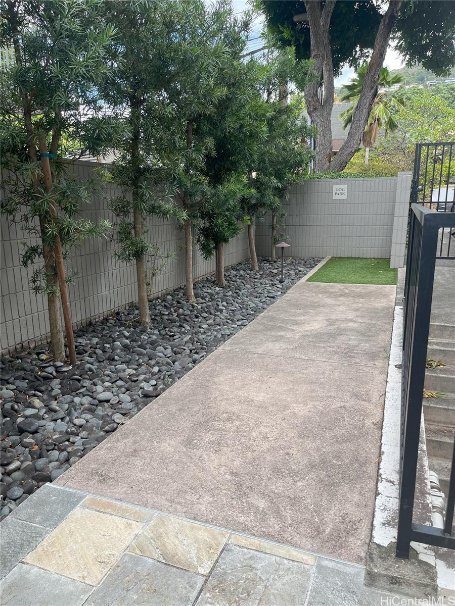 1545 Nehoa Street, Unit 404 Honolulu, HI 96822 - Photo 15 of 15 Dog Park