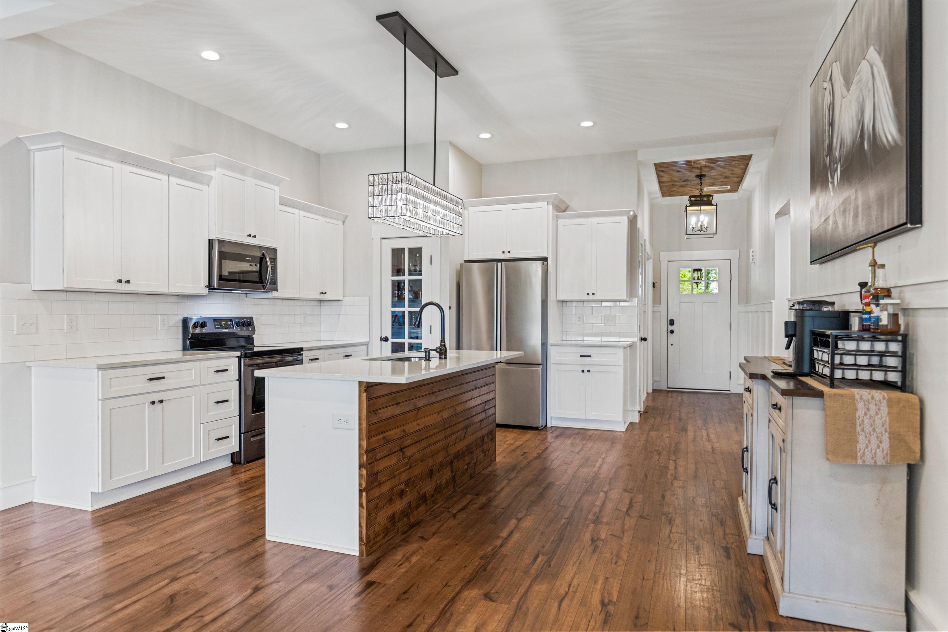 604 Robin Hood Lane Anderson, SC 29621 - Photo 5 of 43