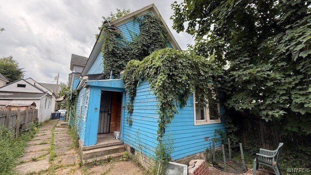 565 West Avenue Buffalo, NY 14213 - Photo 2 of 7