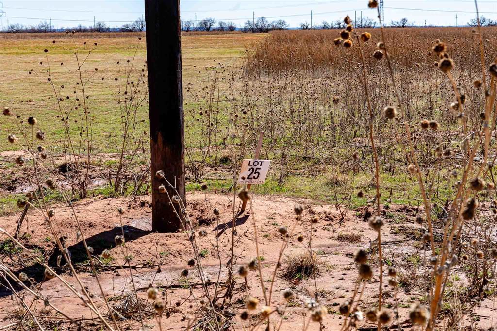 15-982 Derstine Road Merkel, TX 79536 - Photo 17 of 30 a view of a walk in closet