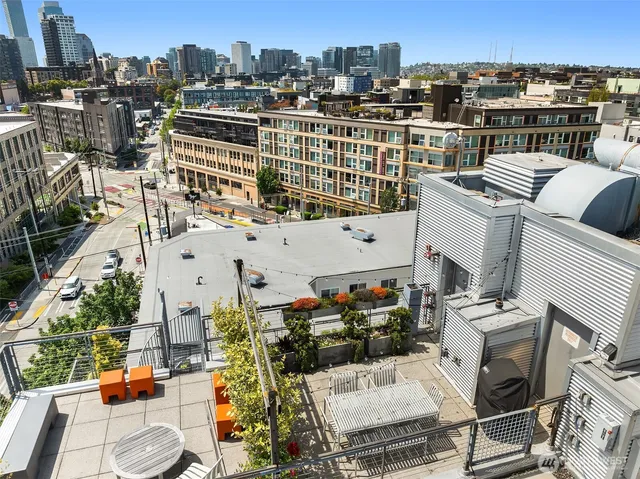 $1,150,000 | 1310 East Union Street, Unit 401, Seattle, WA 98122