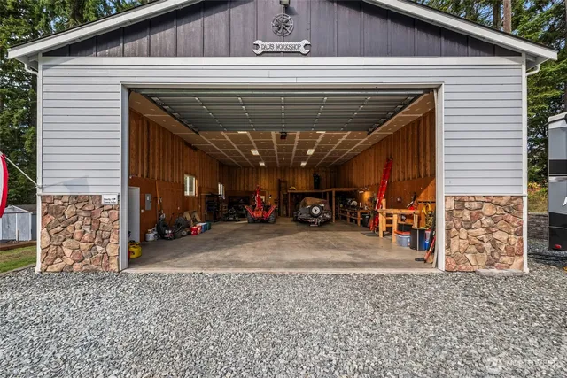 $1,125,000 | 805 293rd Street East, Roy, WA 98580