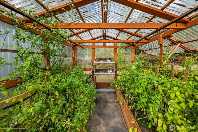 $1,125,000 | 805 293rd Street East, Roy, WA 98580