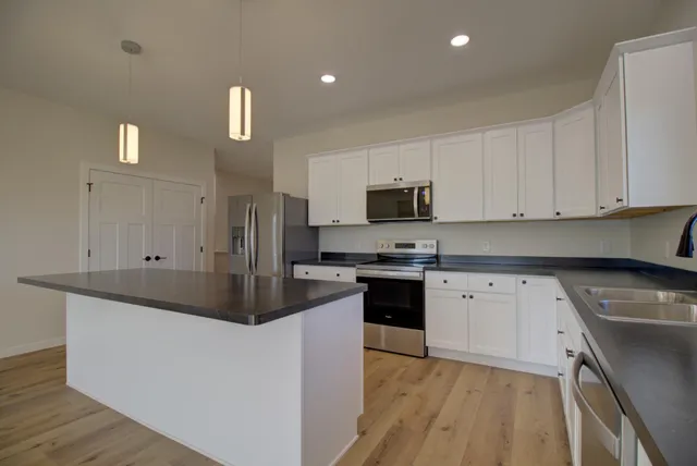 $580,000 | 23569 Highland Trail, Fergus Falls, MN 56537