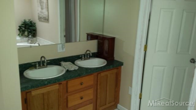 8931 Brown Road Avoca, MI 48006 - Photo 11 of 19