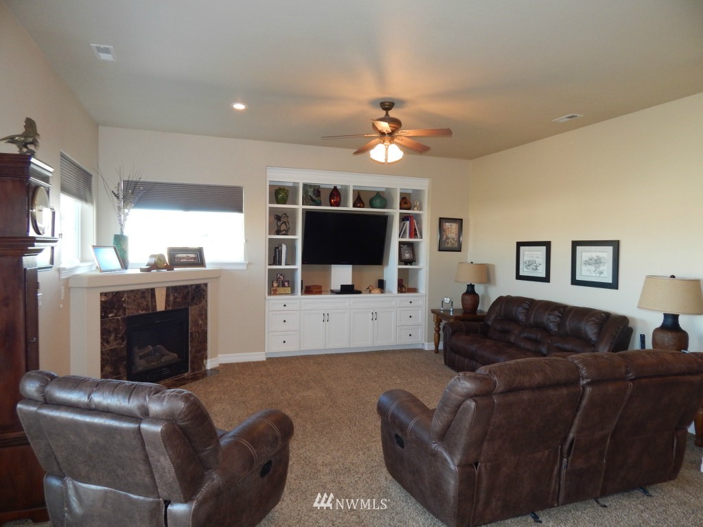 3032 Rd H Northeast Moses Lake, WA 98837 - Photo 4 of 20 Gallery Image 4
