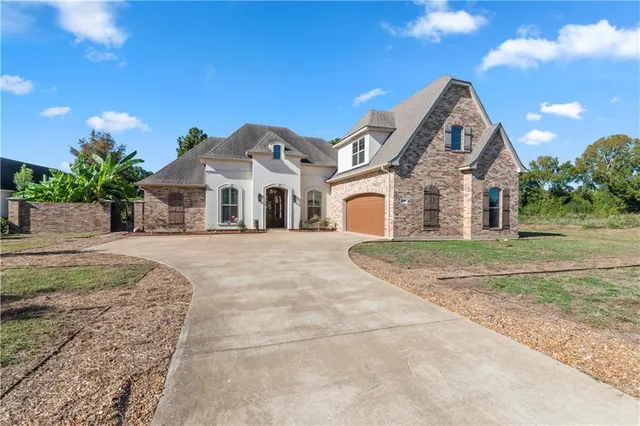 $590,000 | 1309 Anna Lane, Alexandria, LA 71303