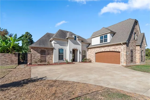 $590,000 | 1309 Anna Lane, Alexandria, LA 71303