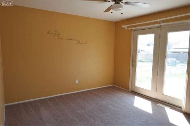 231 Armstrong Fenton, MI 48430 - Photo 9 of 20 21132549-8.JPG