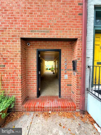 $935,000 | 4 South Alder Street, Unit 4, Philadelphia, PA 19147