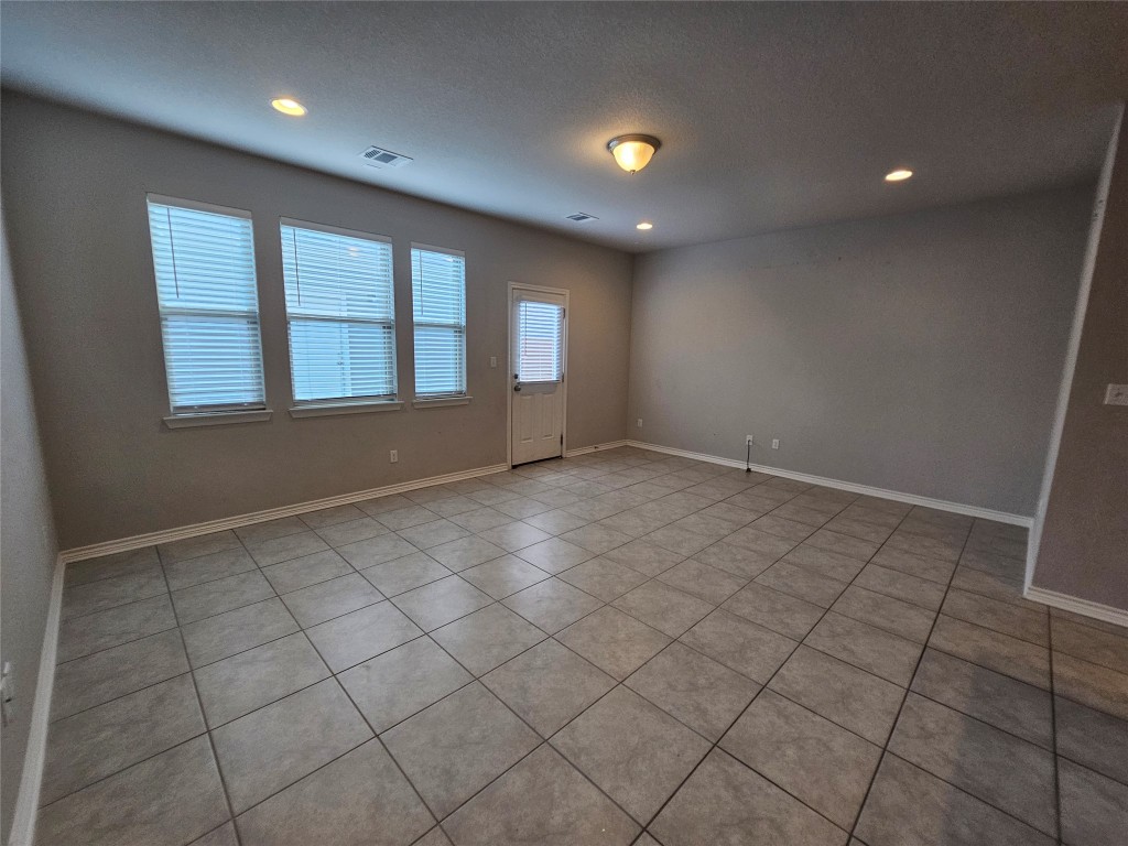 1721 Artesian Spgs Crossing Leander, TX 78641 - Photo 11 of 40