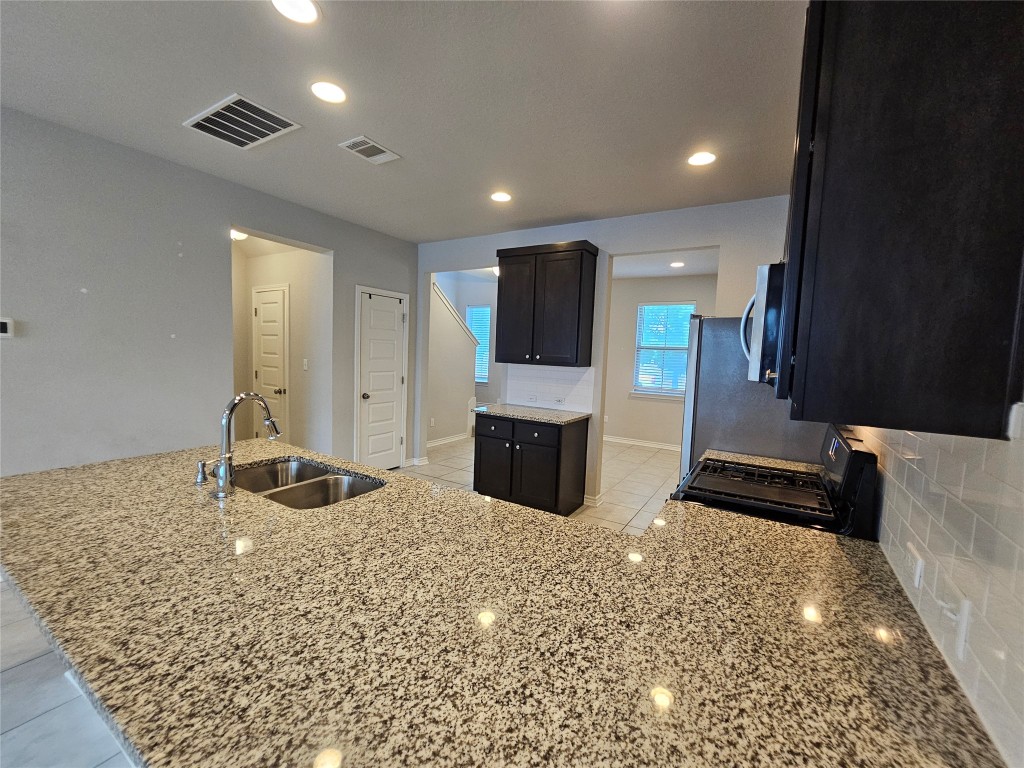 1721 Artesian Spgs Crossing Leander, TX 78641 - Photo 10 of 40