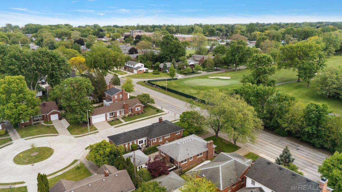 1084 Vernier Road Grosse Pointe, MI 48236 - Photo 4 of 32