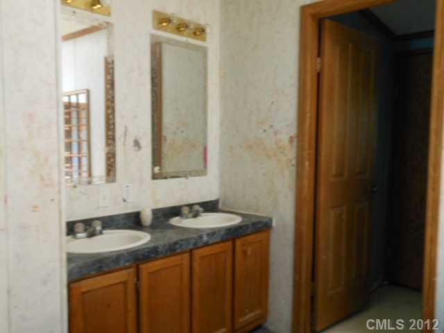 11229 Hambright Road Huntersville, NC 28078 - Photo 6 of 10 Gallery Image 6