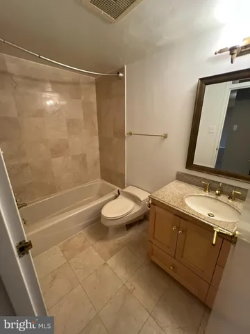 $3,795 | 1530 Key Boulevard, Unit 924, Arlington, VA 22209