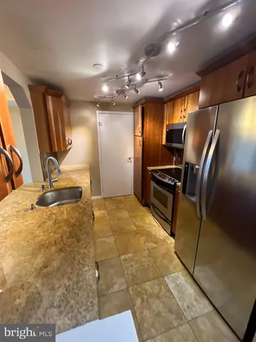 $3,795 | 1530 Key Boulevard, Unit 924, Arlington, VA 22209