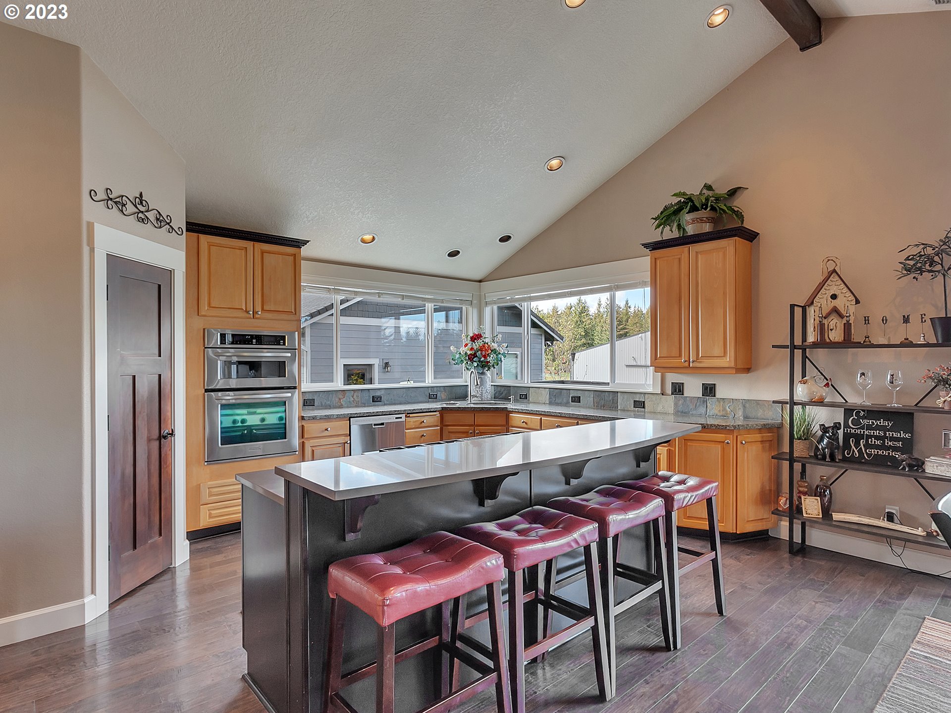 21285 South Lower Highland Road Beavercreek, OR 97004 - Photo 7 of 48 Gallery Image 7