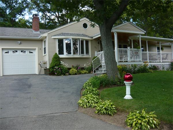 35 Oak Ridge Road Lynn, MA 01904 - Photo 1 of 16 Gallery Image 1