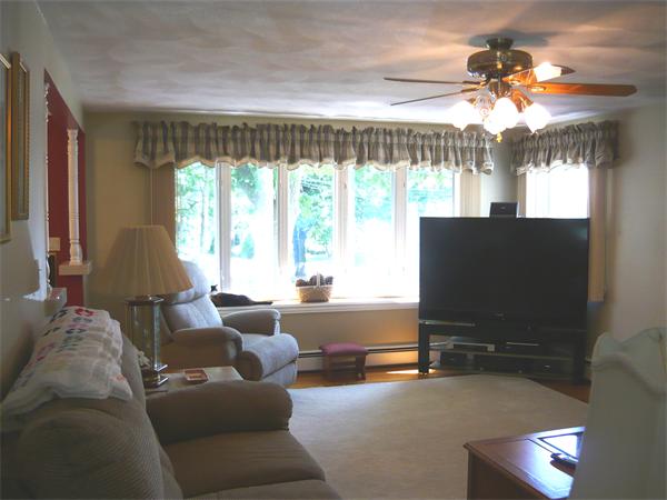 35 Oak Ridge Road Lynn, MA 01904 - Photo 5 of 16 Gallery Image 5