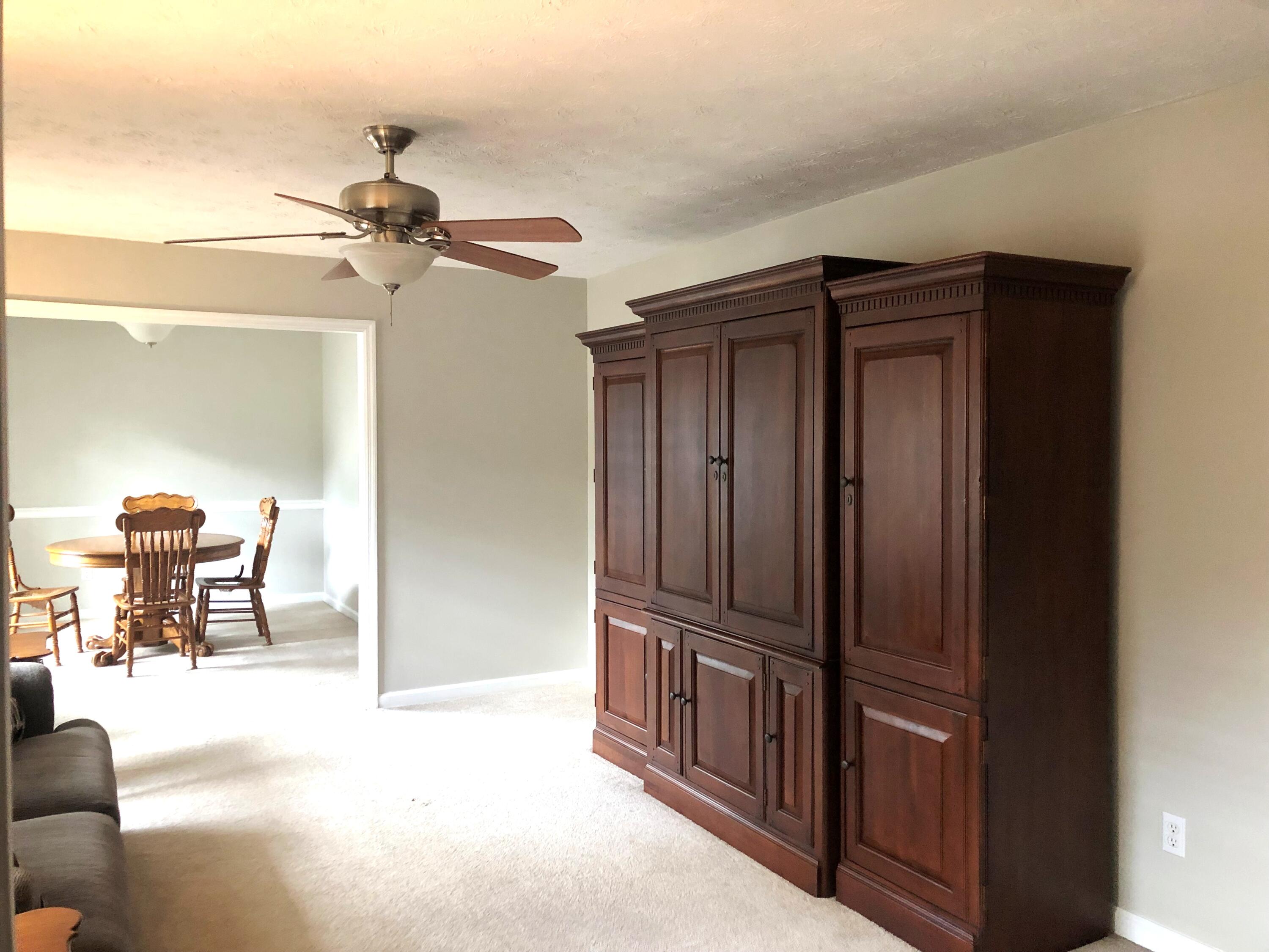 3175 Greenbo Road Lexington, KY 40515 - Photo 4 of 23 026
