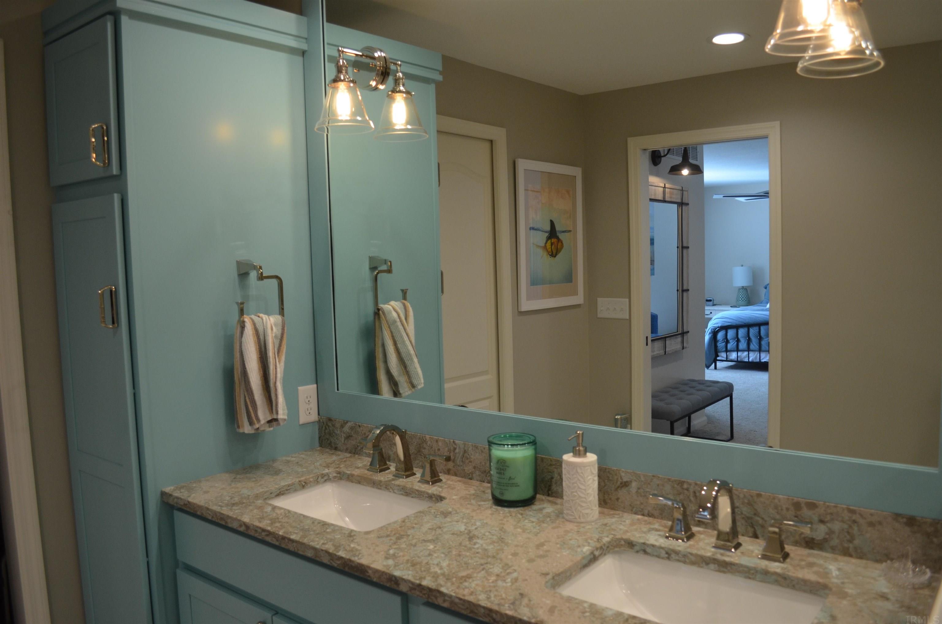 11459 North Ogden Point Road Syracuse, IN 46567 - Photo 23 of 36 Gallery Image 23
