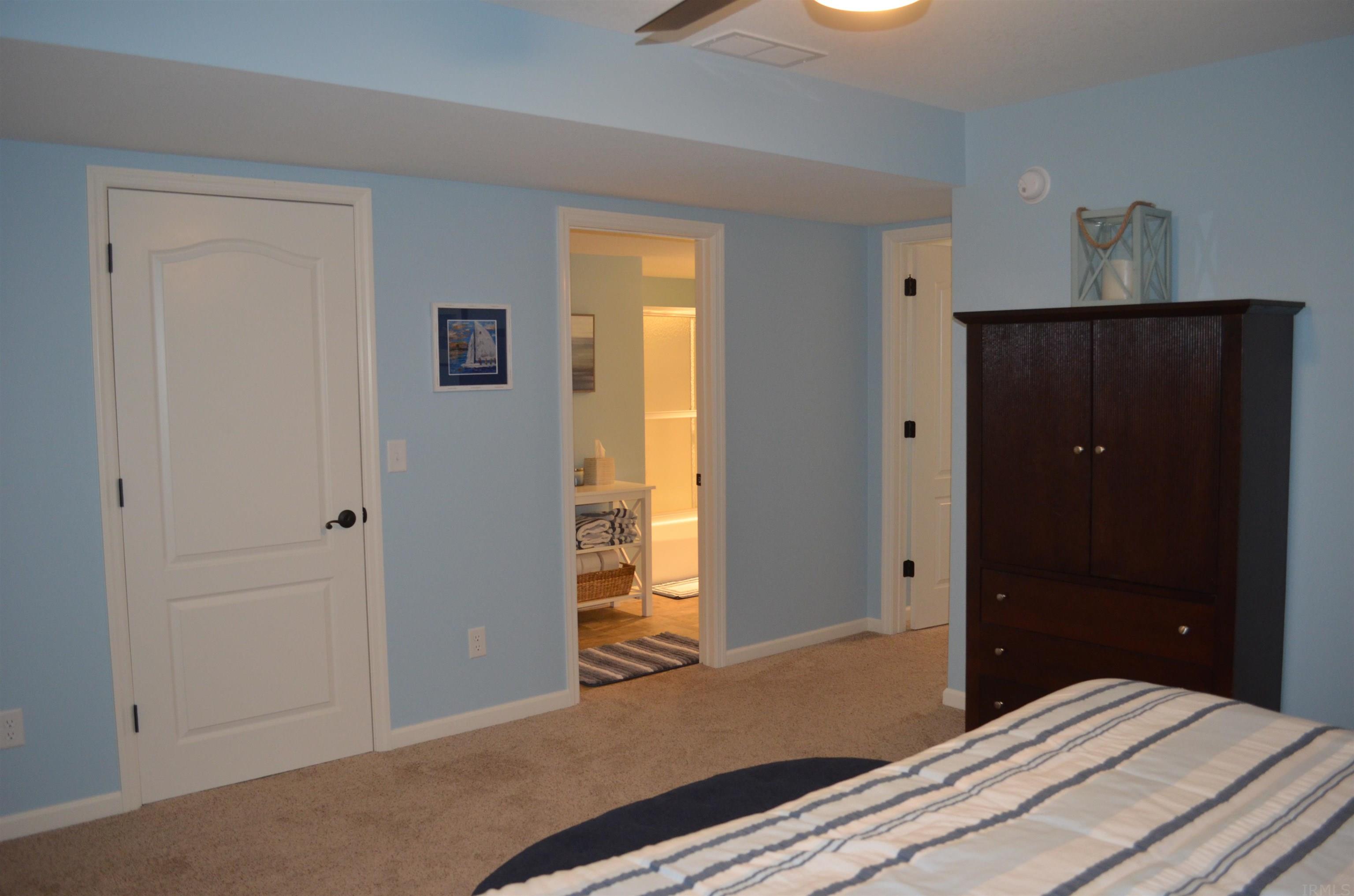 11459 North Ogden Point Road Syracuse, IN 46567 - Photo 33 of 36 Gallery Image 33