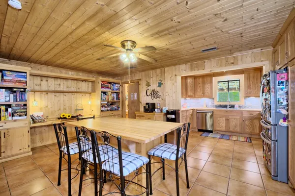 $445,000 | 590 Angela Lane, Hemphill, TX 75948