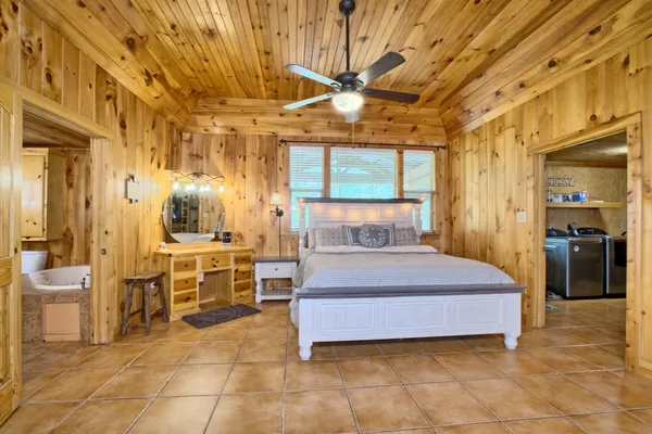 $445,000 | 590 Angela Lane, Hemphill, TX 75948