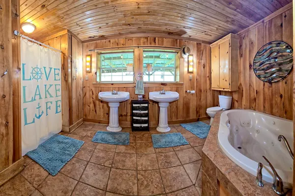 $445,000 | 590 Angela Lane, Hemphill, TX 75948