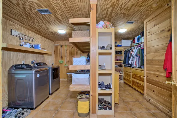 $445,000 | 590 Angela Lane, Hemphill, TX 75948