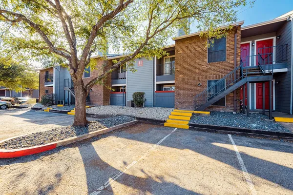 $1,119 | 6808 South I-35 Frontage Road, Unit 253, Austin, TX 78745