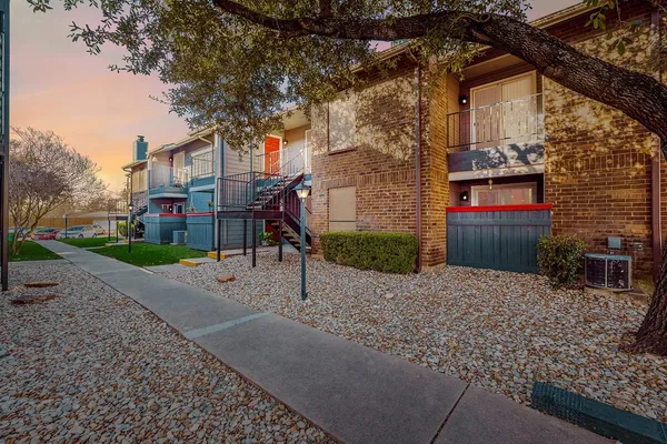 $1,119 | 6808 South I-35 Frontage Road, Unit 253, Austin, TX 78745